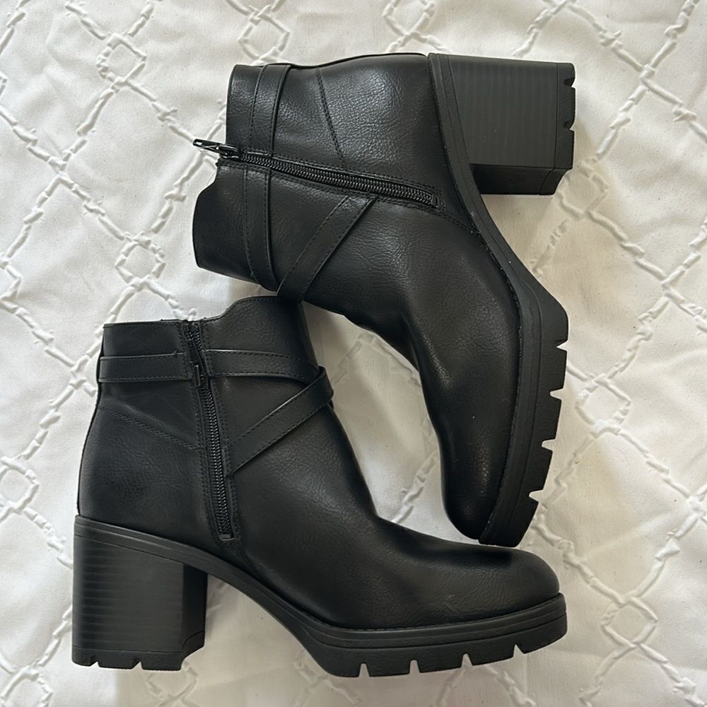 Neutralizer Black Water Resistant Ankle Boots(Size 11) - Picture 8 of 8